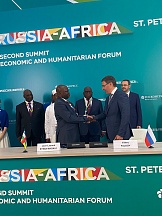 Le Ministre centrafricain de l'enseignement supérieur s'est entretenu avec le Ministre russe des sciences et de l'enseignement supérieur en marge du Deuxième sommet Russie Afrique