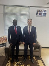 Le Directeur général adjoint des Douanes et Droits indirects de la République Centrafricaine Daniel Ngueremi a reçu le Chargé d'Affaires de Russie en RCA Monsieur G.Dominyak