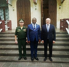 L'Ambassadeur russe a reçu en audience le groupe parlementaire de l’amitié russo-centrafricaine L'Ambassadeur russe a reçu en audience le groupe parlementaire de l’amitié russo-centrafricaine