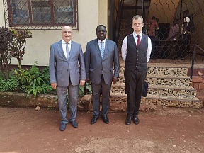 L’Ambassadeur russe a eu une rencontre avec le recteur de l’Université de Bangui L’Ambassadeur russe a eu une rencontre avec le recteur de l’Université de Bangui