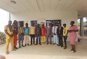 L’Ambassadeur de Russie en RCA s’est rendu en visite à la rédaction de la radio « Lengo Songo ». L’Ambassadeur de Russie en RCA s’est rendu en visite à la rédaction de la radio « Lengo Songo ».